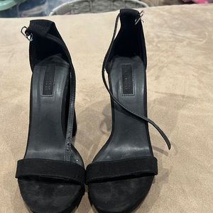 Forever 21 black heels size 6 good condition